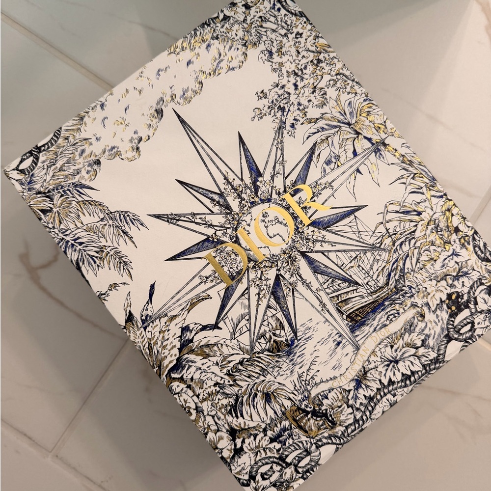 Dior Women's Mini Saddle Bag in Grained Calfskin - Picture 8 of 9